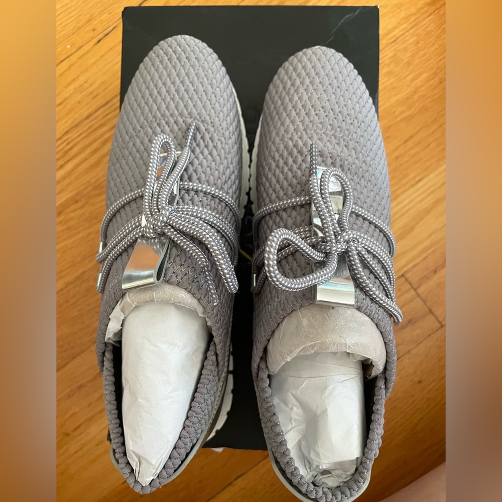 NWB Cole Haan Zerogrand Quilted Sneaker size:5.5 color: silver grey
